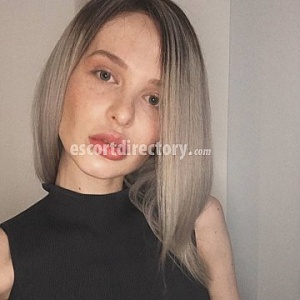 escorts Claudia Cadine