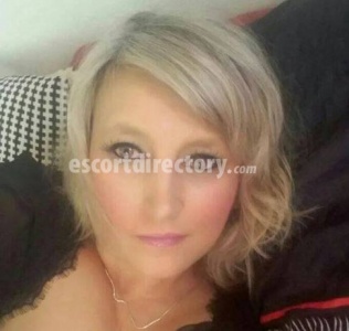 escorts Horny-Housewife