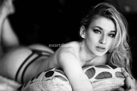 754711d20757a144ce825bce0c3b3c4b.jpg escorts Elise Leclair