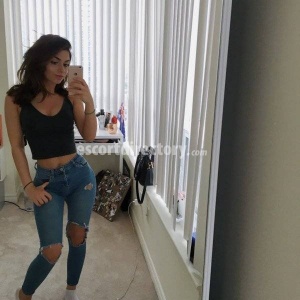 escorts LEXIE