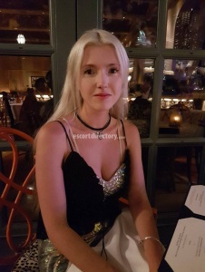 escorts Nina from the 6ix