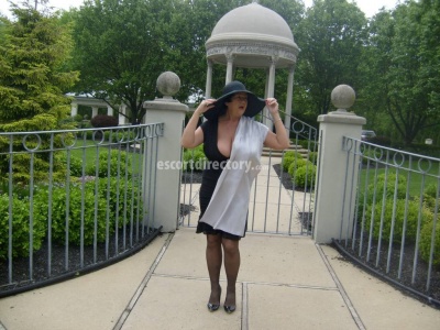 escorts Adriana