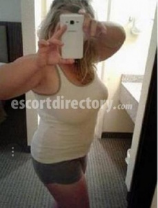 escorts KellyCourtney