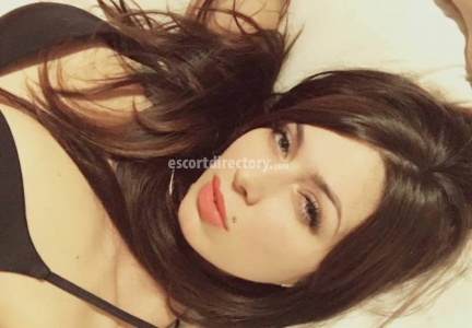 escorts Alena Super Top