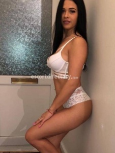 escorts Larisa