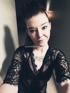 escorts Hallyy hilton