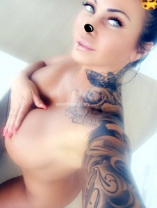 escorts Krystal Gold