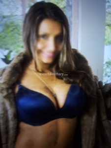 escorts Beautiful Busty Brunette