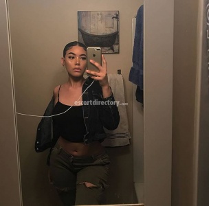 escorts Monae