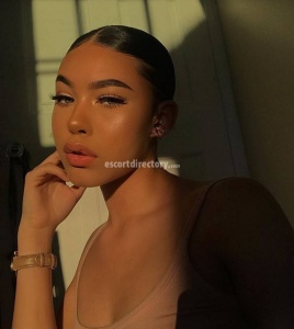 escorts Monae
