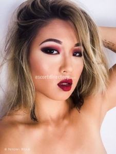 escorts Nyomi Star