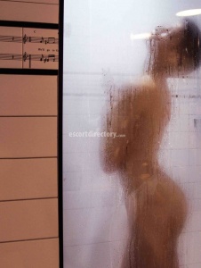 escorts Daphne Dubois