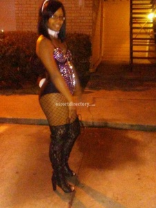 escorts AhMiah Taylor