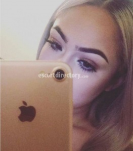 escorts CandyyRose