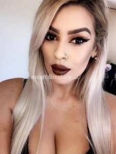 escorts fucking girl