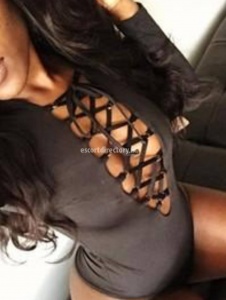 escorts PetitelilTreat