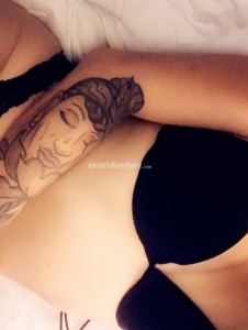 escorts Honneyyrichi