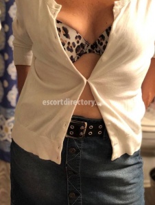 escorts April Hennessy