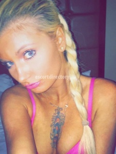 595279f1fd91eed24edc53b0f2d00dc8.jpg escorts Airelle Gisele