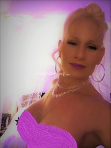 escorts Charlii