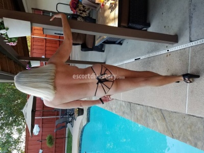 escorts NaughtyMILF47