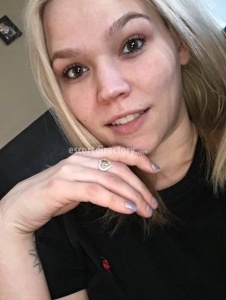 escorts Blonde Bombshell