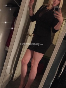 escorts Blonde Bombshell