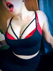 649b930524bf051f881128a4d297e81f.jpeg escorts Veronica Von Black
