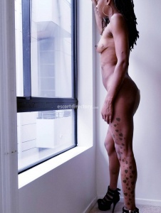 escorts Lyric