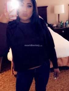 escorts Nickii Santiiago
