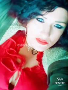 escorts Yaussie