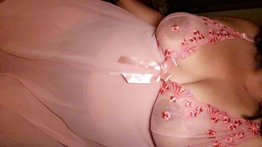 escorts Candy kisses