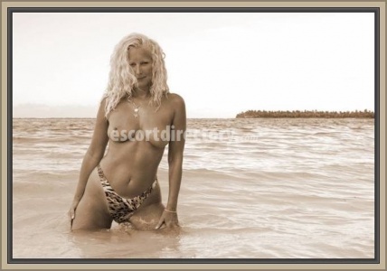 escorts Mature Leanne