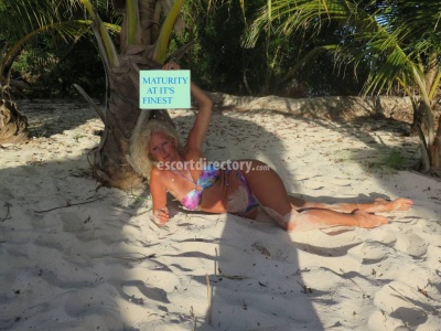 escorts Mature Leanne