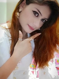 escorts Aleena slim sexy