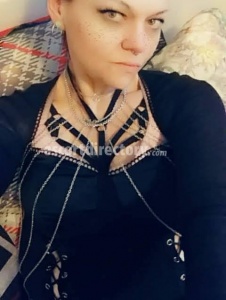 escorts Ellie Luscious