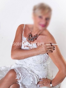 escorts Andrea 70