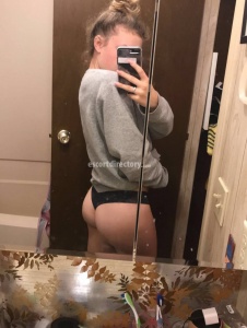 escorts Petite Erika