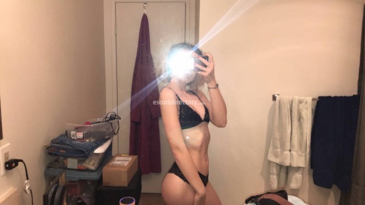 escorts Petite Erika