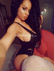 escorts ROXI