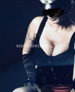 escorts Elisa Petrarca