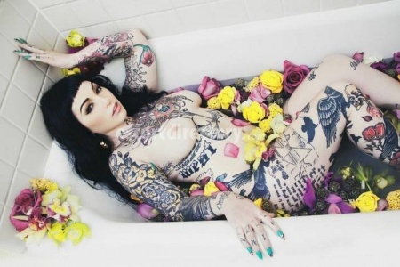 escorts Adahlia Cole