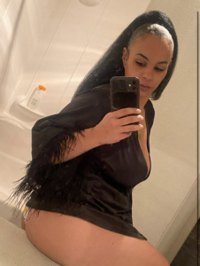 mbw2x56c-thick-and-pretty-.jpeg escorts Thick and pretty