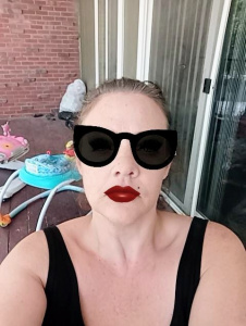 escorts Bi-curious women wants a tongue to lick her body all night