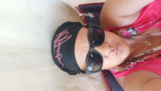 escorts Bi-curious women wants a tongue to lick her body all night