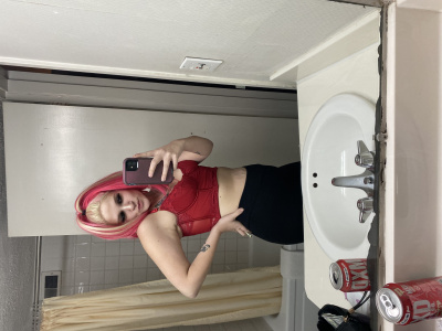 escorts Lilly little  super soaker