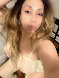 escorts Your yellow canary is here